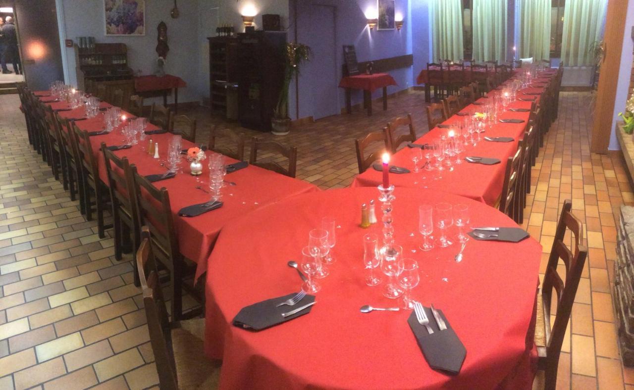 Hotel Restaurant L'Agapanthe Pont-de-Salars Exteriör bild