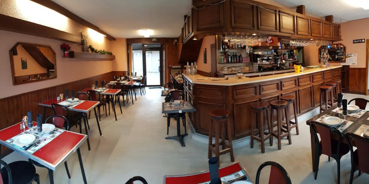 Hotel Restaurant L'Agapanthe Pont-de-Salars Exteriör bild